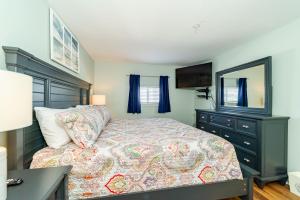 Salty Dolphin - Gulf Front Oasis