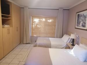 Inviting 3-Bed House in Kempton Park