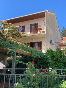 Apartments Mimoza Komiza
