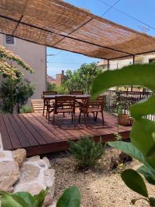 Apartments Mimoza Komiza