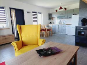 JESZCZE BARDZIEJ DZIKI SAD