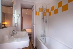 Hotels The Originals City, Hotel Regina, Perigueux : photos des chambres