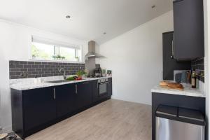 Buttercup Lodge, 33 Roadford Lake Lodges