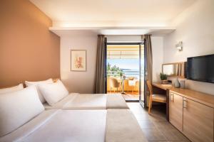 Family Room room in Petalon Resort