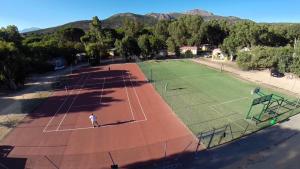 Complexes hoteliers Camping La Pinede : photos des chambres