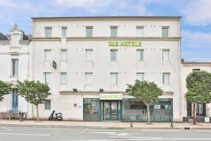 Hotels B&B HOTEL Les Sables-d'Olonne Centre Gare : photos des chambres