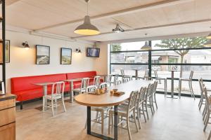 Hotels B&B HOTEL Les Sables-d'Olonne Centre Gare : photos des chambres