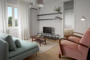 elegant, cosy and quiet, just 1 min to amphiteatre