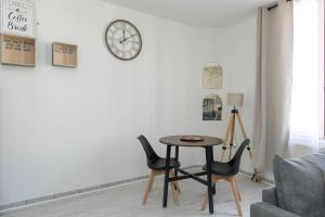 Appartements LE LUCIEN Eco-Appart'Hotel - Angouleme - Centre - Wifi - Parking prive - Classe 4 etoiles : Appartement 1 Chambre