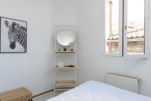 Appartements LE LUCIEN Eco-Appart'Hotel - Angouleme - Centre - Wifi - Parking prive - Classe 4 etoiles : photos des chambres