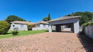 4 bedroom house in Glenhazel for family, friends and leisure - Edenvale