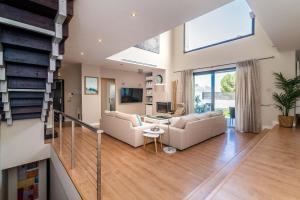 VACATION MARBELLA I Villa Riviera Del Sol, Private Pool, Jacuzzi, Walking Distance to the Beach