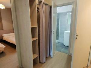 Confortable T3 avec Balcon, Proche Thermes et Pistes - 6 Pers. - FR-1-234-142