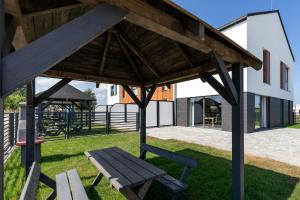 Holiday House Zefir with Sauna by Renters Prestige