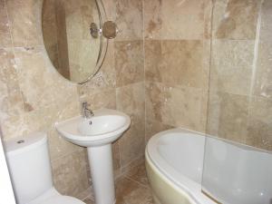 The Courtyard 2 Bedroom Apartments in Central Windsor with Parking