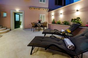 VILLA FLORES LUXURY APARTMENT