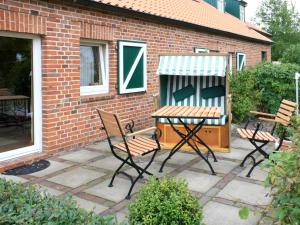Studio Apartment with Terrace 