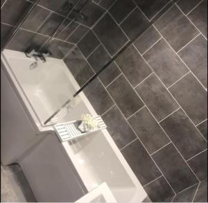 Chester City Apartments with free parking