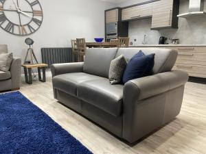 The Store by Caithness Luxury Apartments NC500 - Luxury modern conversion with open plan living - Sleeps 4 - PREFERENTIAL RATES FOR LONG STAY TRADES - CONTACT US -