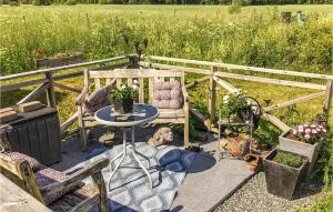 2 Bedroom Lovely Home In Västerensta