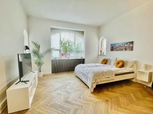 aday - Beautiful Suite