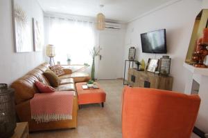 Chalet con Piscina Privada, Aguas Nuevas, Torrevieja