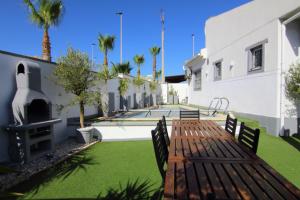 Chalet con Piscina Privada, Aguas Nuevas, Torrevieja