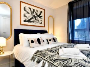 Perfectly located stylish 2 bed home with Parking - Pass the Keys