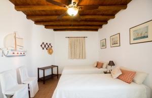 Villa Abella Paraga Mykonos, Traditional with amazing sea view, up to 6 people