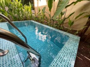 Cheerful 2-Bedroom Villa with Private Plunge Pool, Candolim, Goa