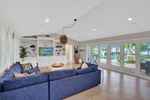 Waterfront Pool Dream Vacation