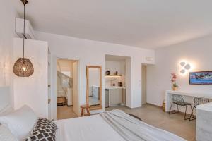 Nautica Suites-Superior Seaview suite with jacuzzi