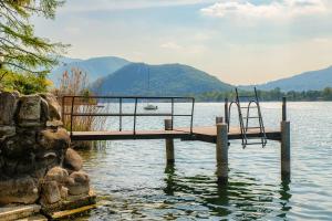 Bellariva Lakefront by Quokka 360 - flat with private pier