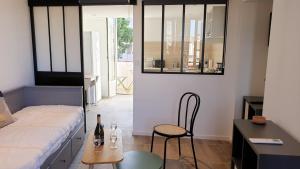 Superbe 2P atypique près port Vieil Antibes