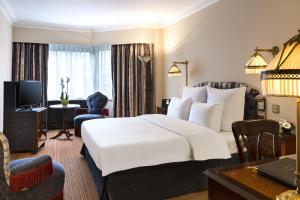 Premium King Room room in Hotel Barsey by Warwick