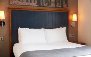 Family Room (2 Adults + 3 Children) room in White Rabbit Hotel by Greene King Inns