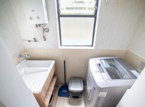 Acogedor fresco iluminado rodeado de naturaleza apartasol en el Quindío