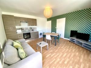 Bienvenue chez vous, Déplacement Pro