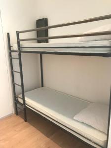 Studio 2 adultes 2 enfants Sanary sur Mer à 800m de la mer