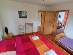 Five Oaks - Rote Wohnung