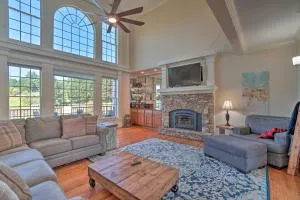 Beautiful Hiawassee Home with Mountain Views! - Elf