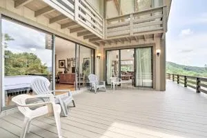 Mountain Views and Deck Spacious Bryson City Home! - Unahala