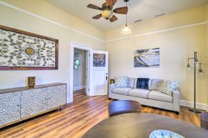 Cozy Carpinteria Apartment Walkable Location