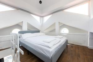 Yellow House by Victus