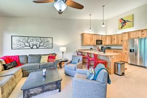 Gorgeous Steamboat Townhome Shuttle to Ski Resort