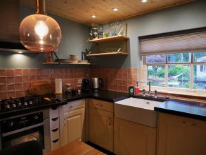 The Sunbird Inn - with luxurious bathroom