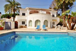 Eugeni - holiday home with private swimming pool in Benissa