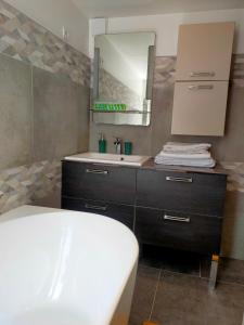 Maisons de vacances Le 32 : photos des chambres