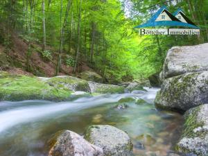 400qm bayerische VILLA 2500qm uneinsehbarer Garten in beliebter Urlaubsregion