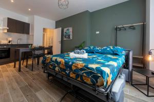 Appartements LOC TROTTEUR LE ROMARIN Gare SNCF de Lourdes : photos des chambres